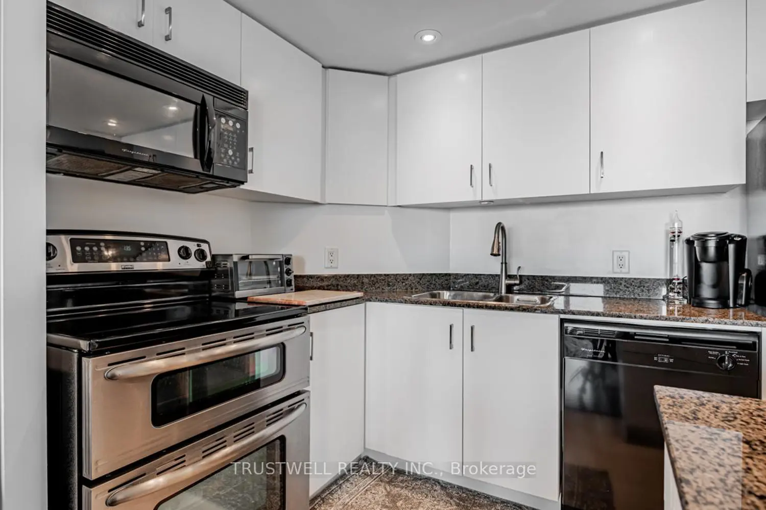 Additional image 9 of 208 Queens Quay 511