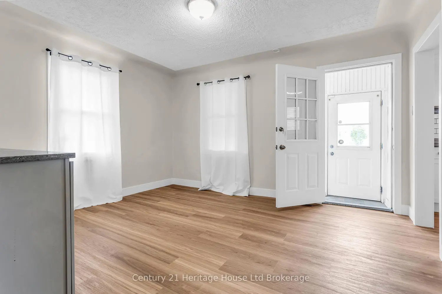 Additional image 8 of 1098 Frances Street