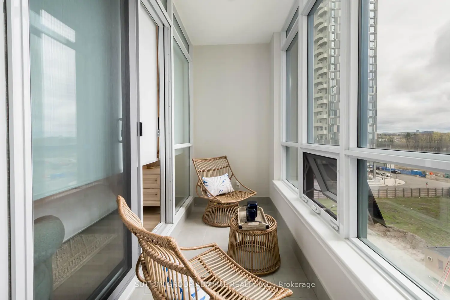 Additional image 15 of 9085 Jane Street 622