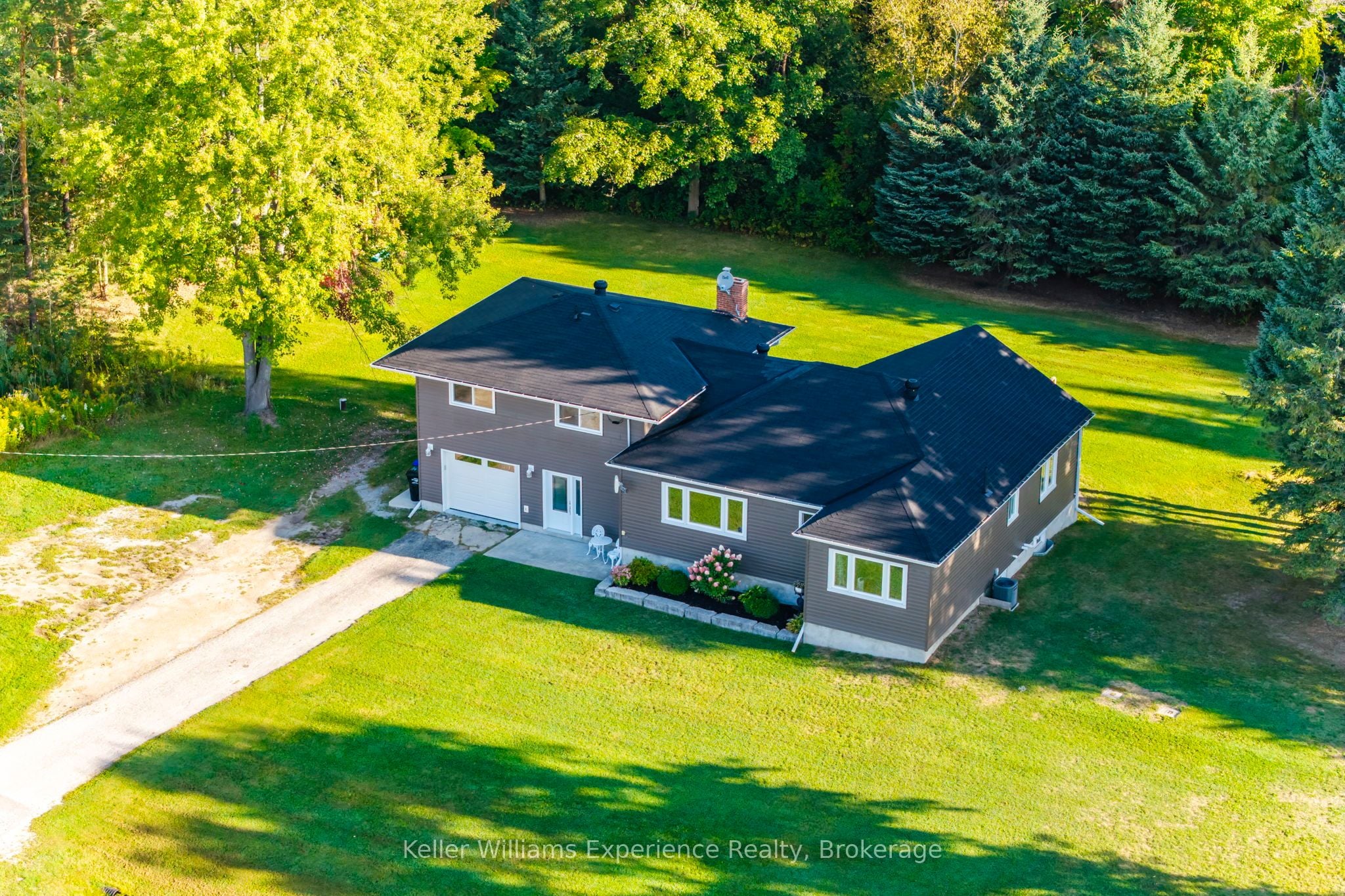 5525 Penetanguishene Road, Springwater, ON, L0L 1P0