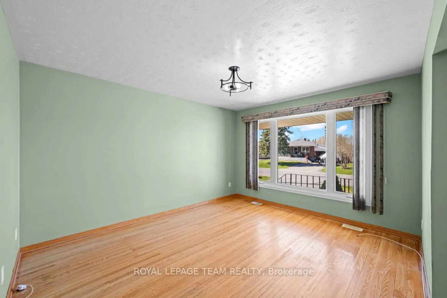 Additional image 3 of 228 Laframboise Avenue