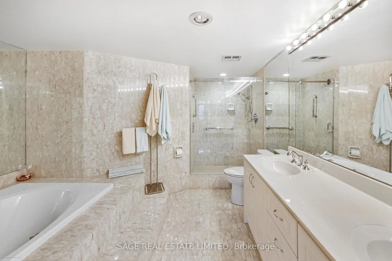 Additional image 11 of 1177 Yonge Street 207