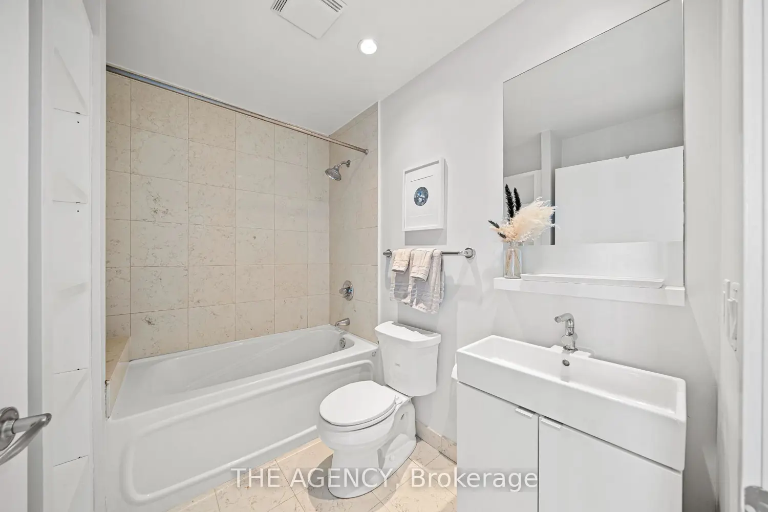 Additional image 11 of 208 Queens Quay 3313