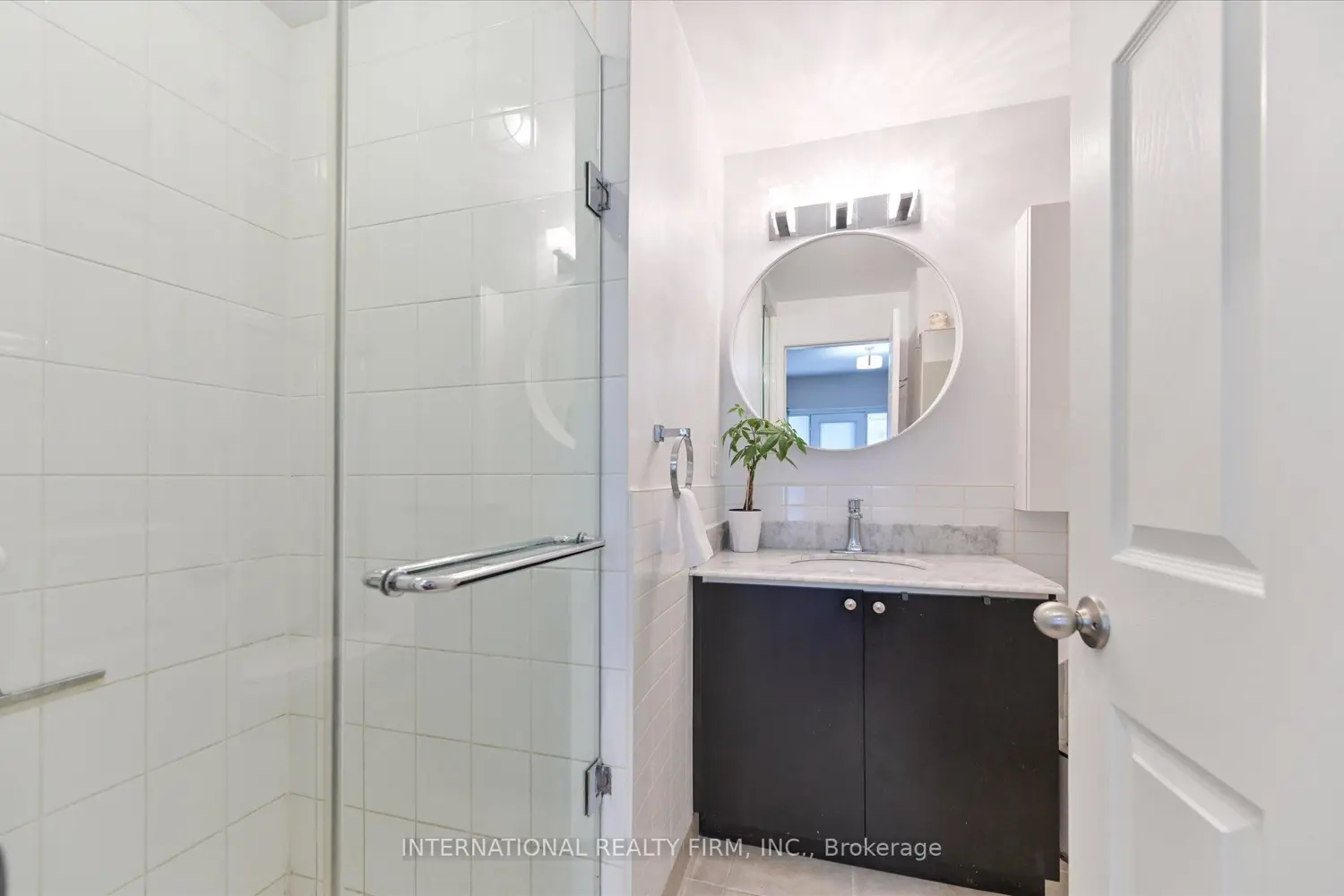 Additional image 12 of 3075 Thomas Street 111