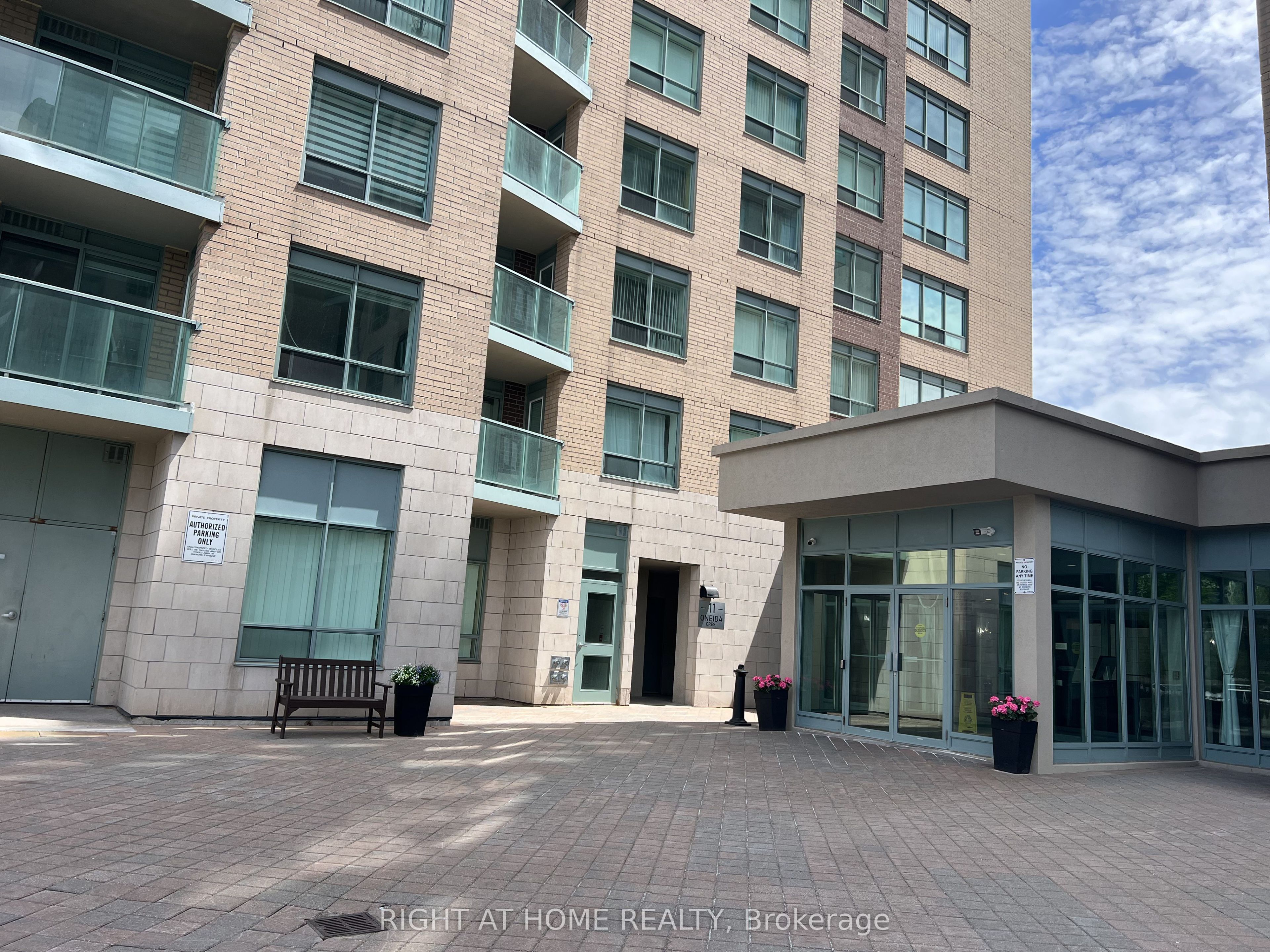 Additional image 2 of 805-11 Oneida Crescent, Richmond Hill, ON, L4B 0A1