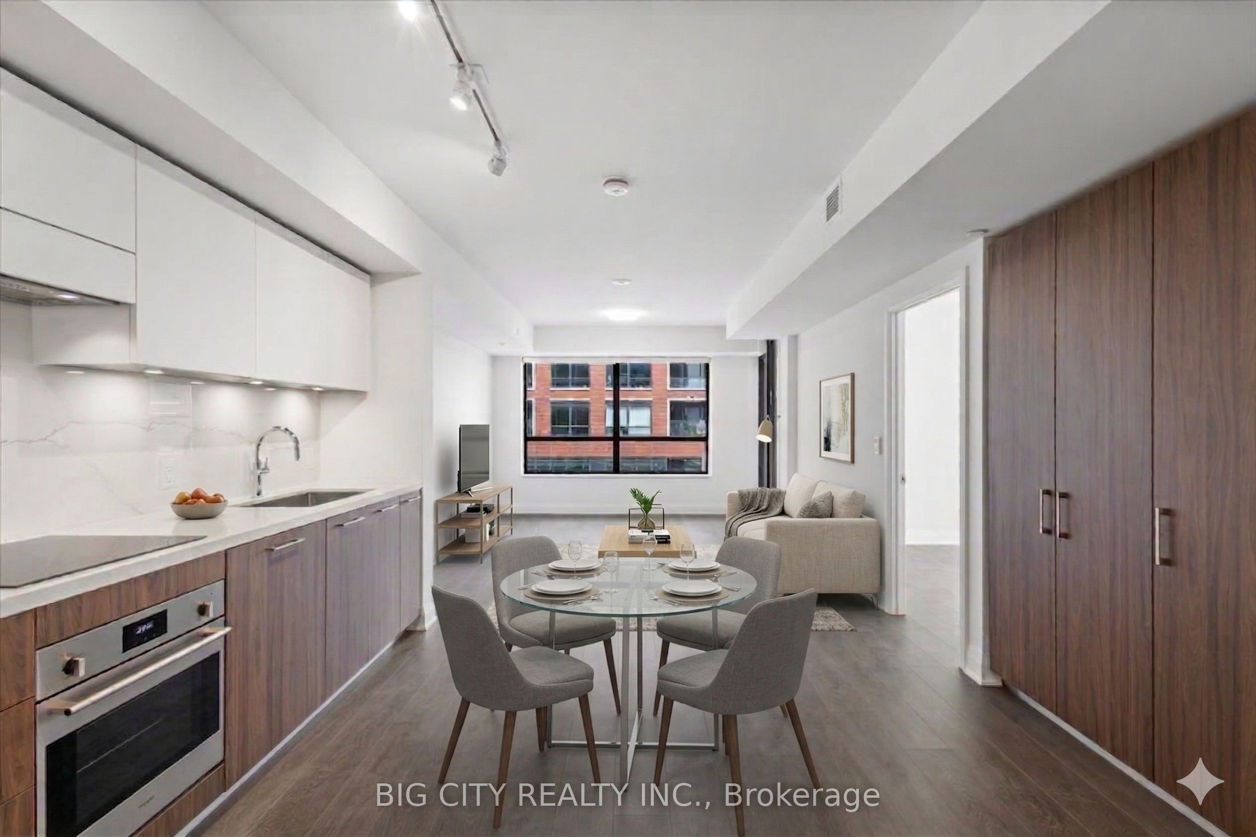 305-33 Frederick Todd Way, Toronto, ON, M4G 0C9