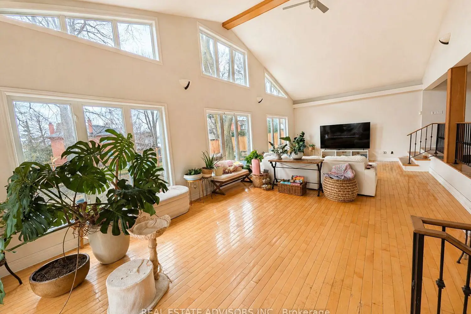 Additional image 9 of 1 Lakehill Crescent