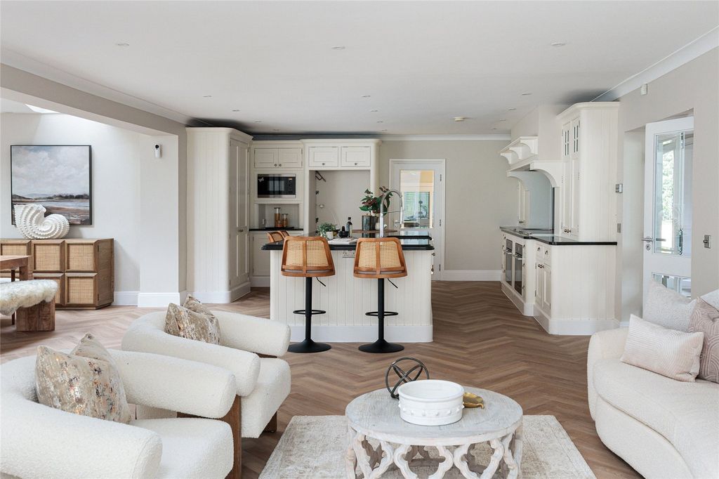 Additional image 2 of 5 bed detached house to rentUnderwood Road, Alderley Edge, Cheshire SK9