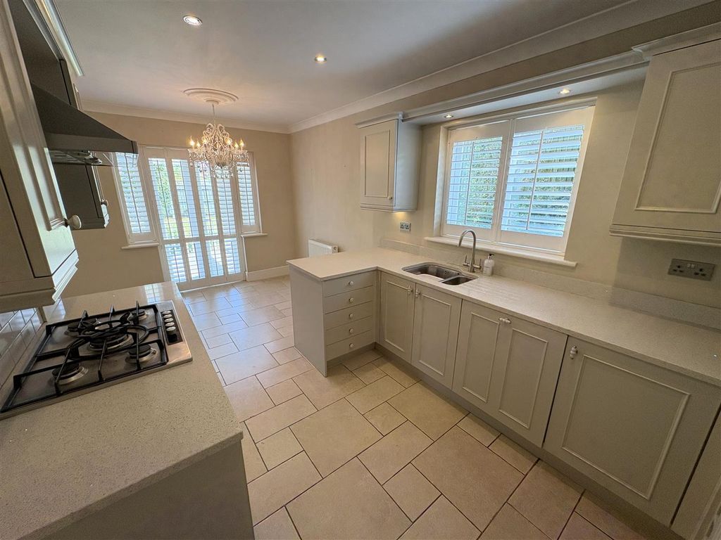 Additional image 6 of 5 bed detached house to rentGlaisdale Court, Darlington DL3