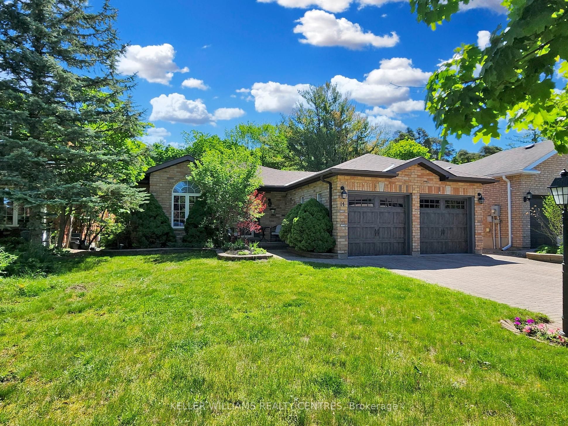 14 Gables Way, Barrie, ON, L4N 8M3