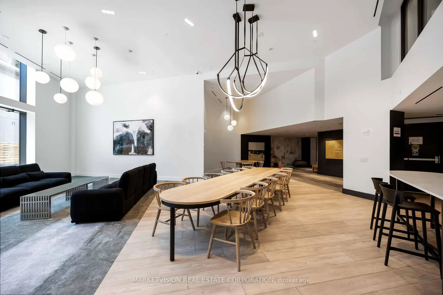 Additional image 7 of 2625 Dundas Street 610