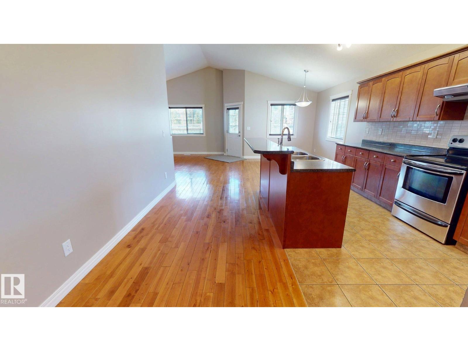 Additional image 4 of 16408 49 Street NW, Edmonton, AB, T5Y0A5