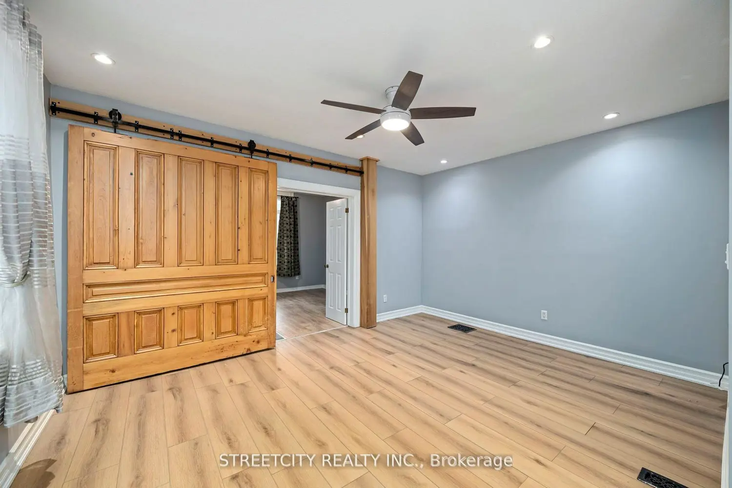 Additional image 7 of 840 Queens Avenue