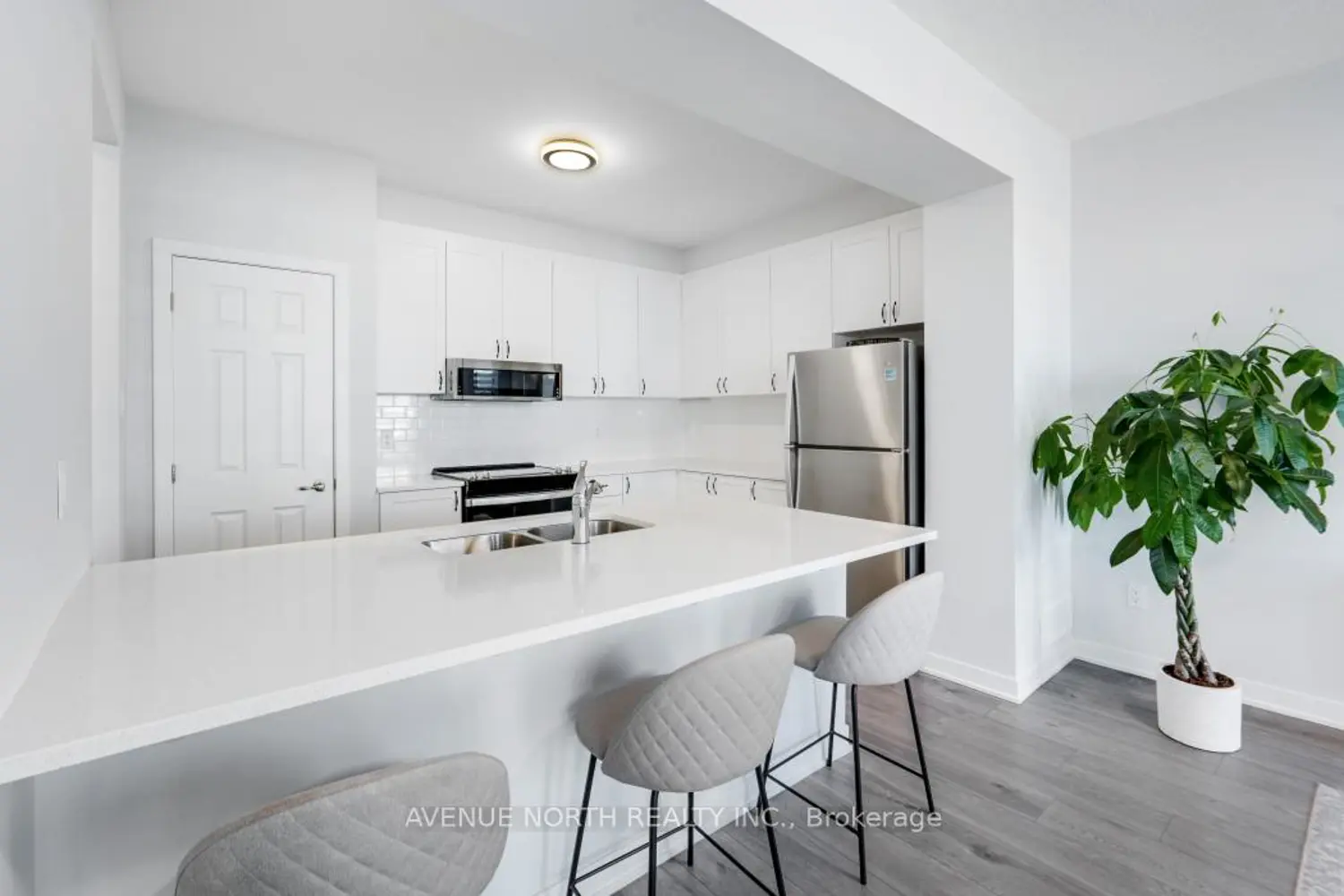 Additional image 6 of 702 Hydrus Private