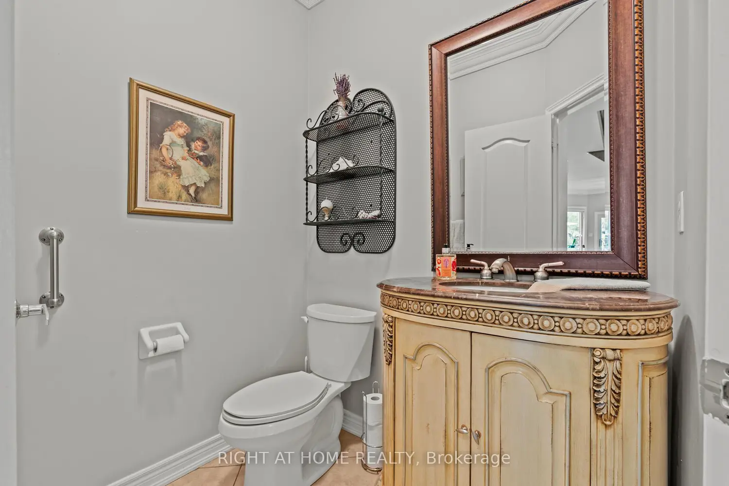 2275 Whitecliffe Way