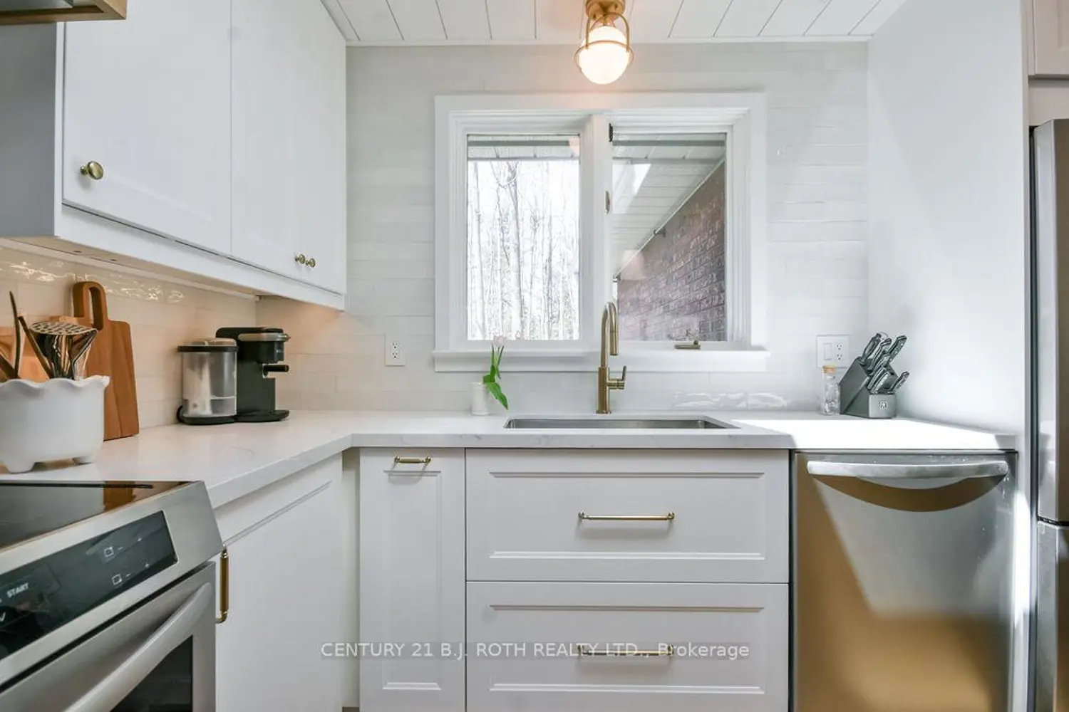 1078 Sunnidale Road photo 5