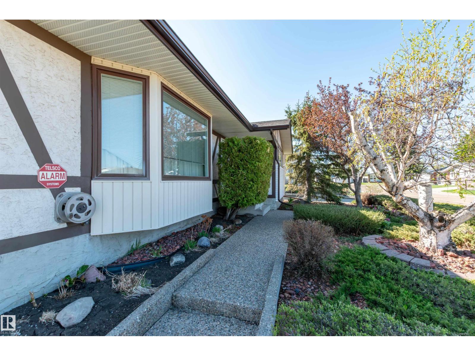 Additional image 3 of 13319 30 Street NW, Edmonton, AB, T5A3A1