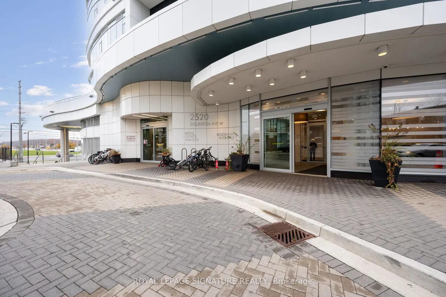 Additional image 2 of 2520 Eglinton Avenue 1702