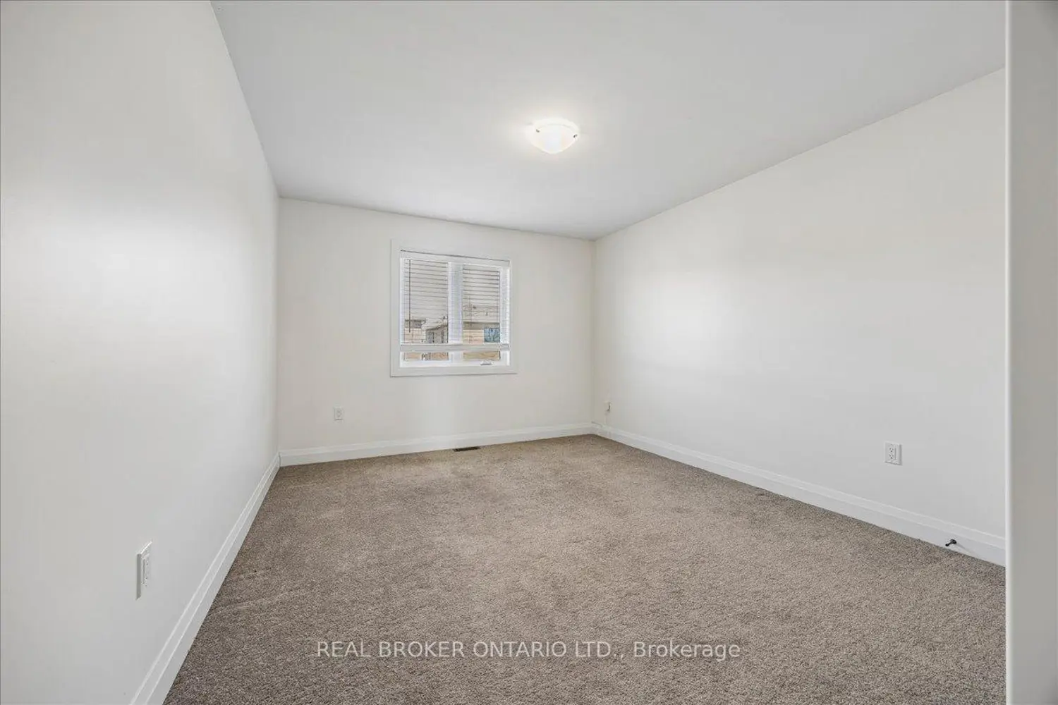 Additional image 10 of 215 Centre Street