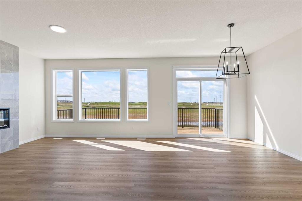 Additional image 6 of 127 Corner Glen Grove NE, Calgary, AB, T3N 2S3