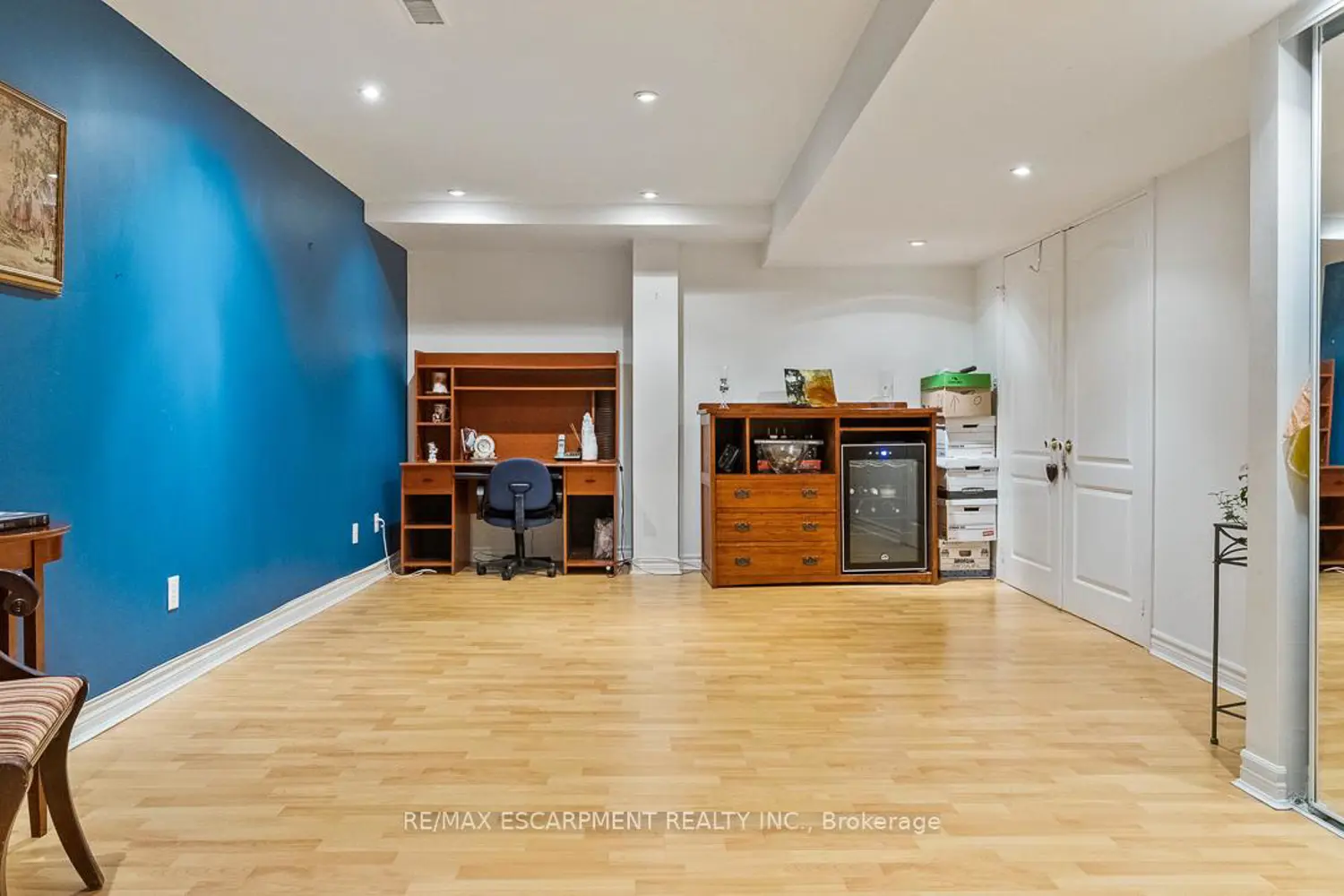 Additional image 10 of 1373 Queen Victoria Avenue