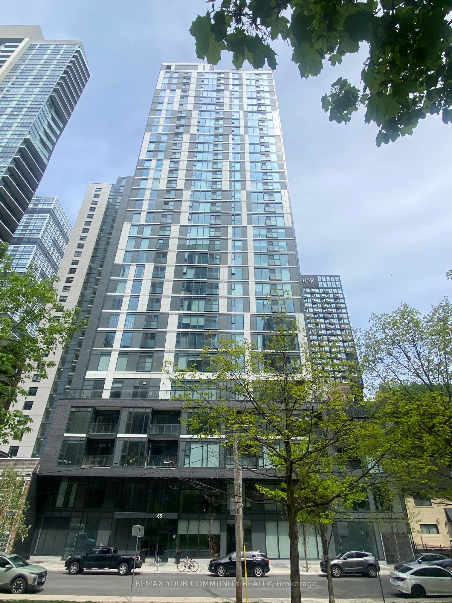 901-65 Mutual Street, Toronto, ON, M5B 0E5