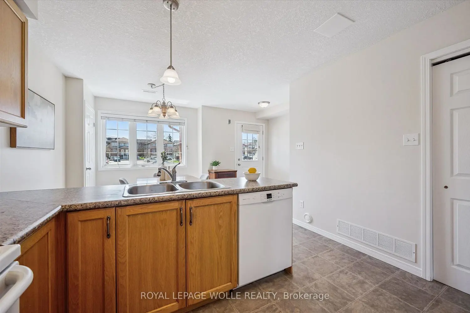 Additional image 8 of 50 Howe Drive 16B