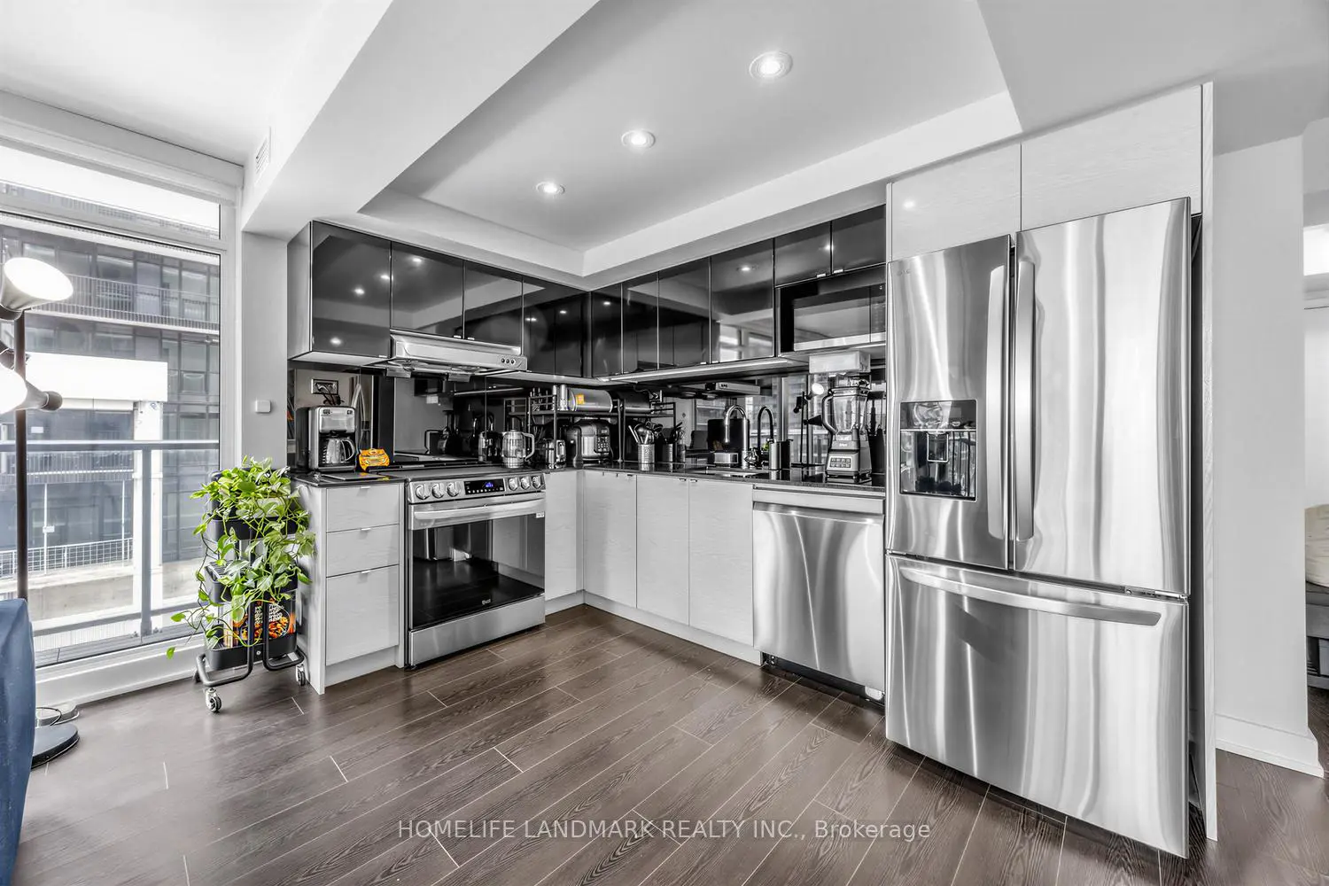 Additional image 7 of 72 Esther Shiner Boulevard 606