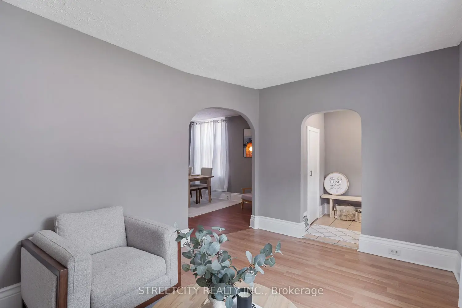 Additional image 4 of 239 Highbury Avenue