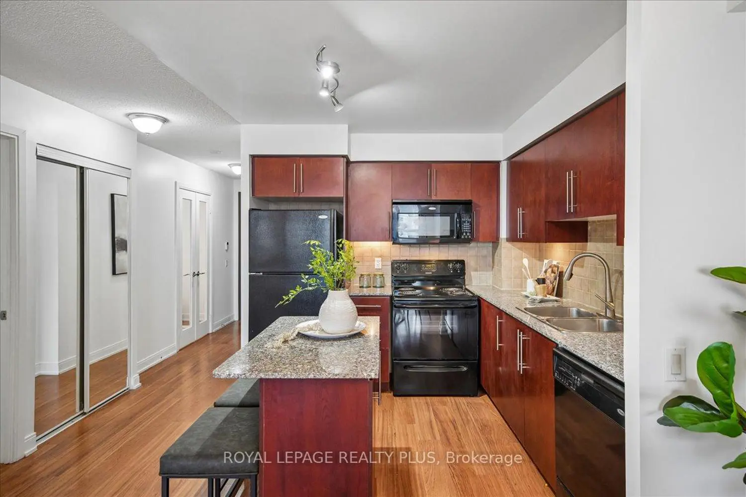 Additional image 6 of 35 Viking Lane 1038