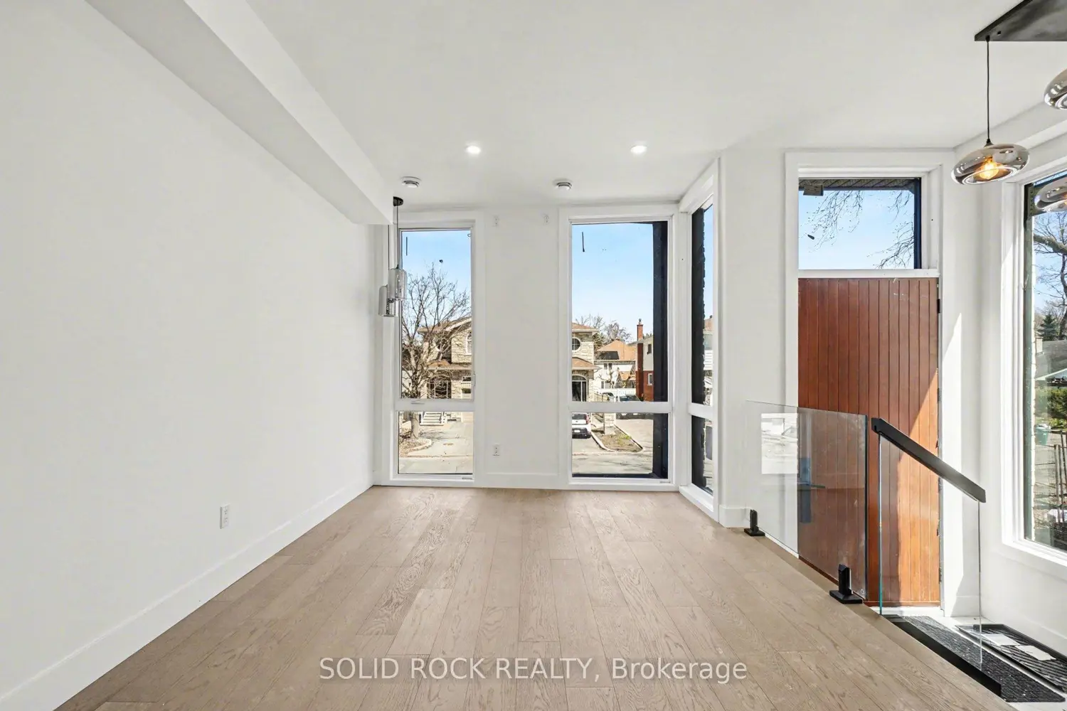 828 Alpine Avenue photo 3