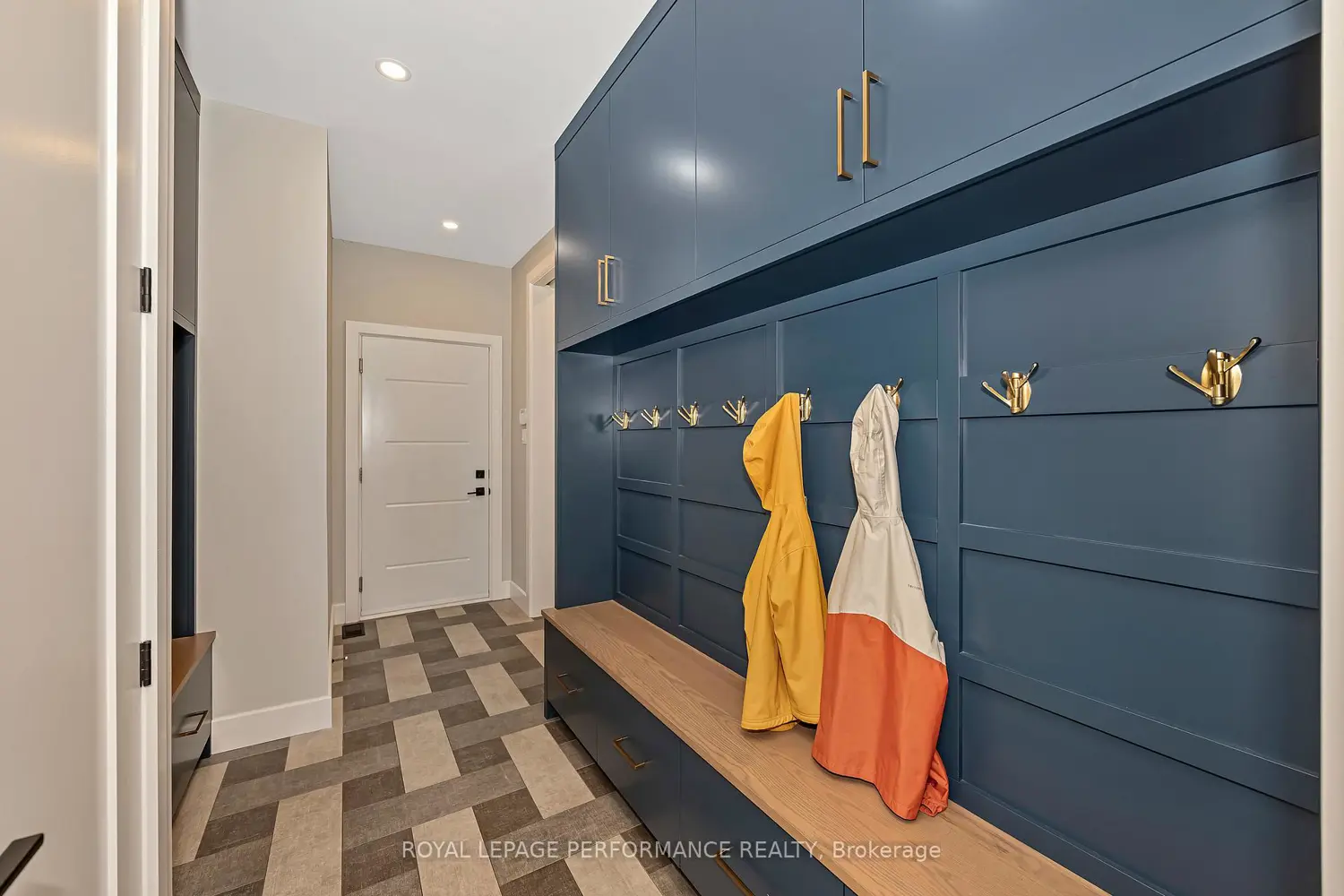 Additional image 6 of 544 Neighbourhood Way