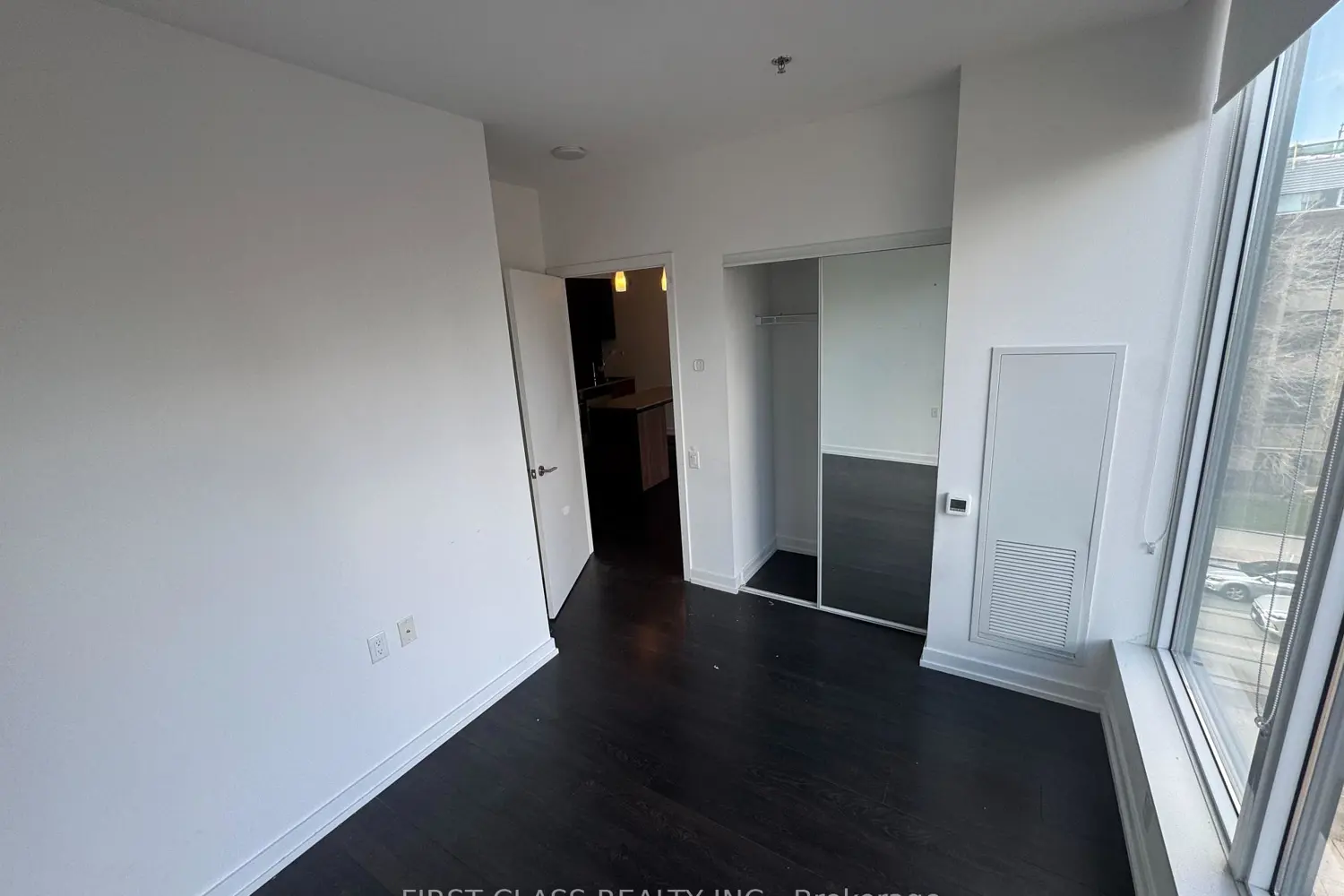 Additional image 10 of 203 College Street 407