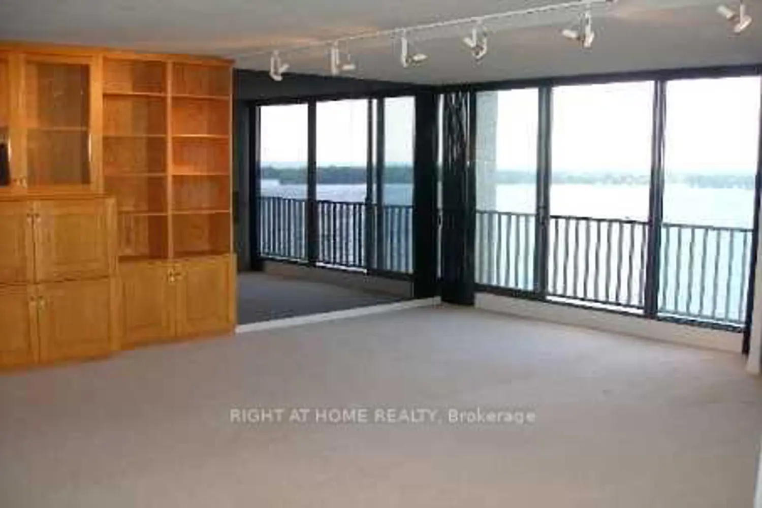 Additional image 3 of 33 Harbour Square 1803