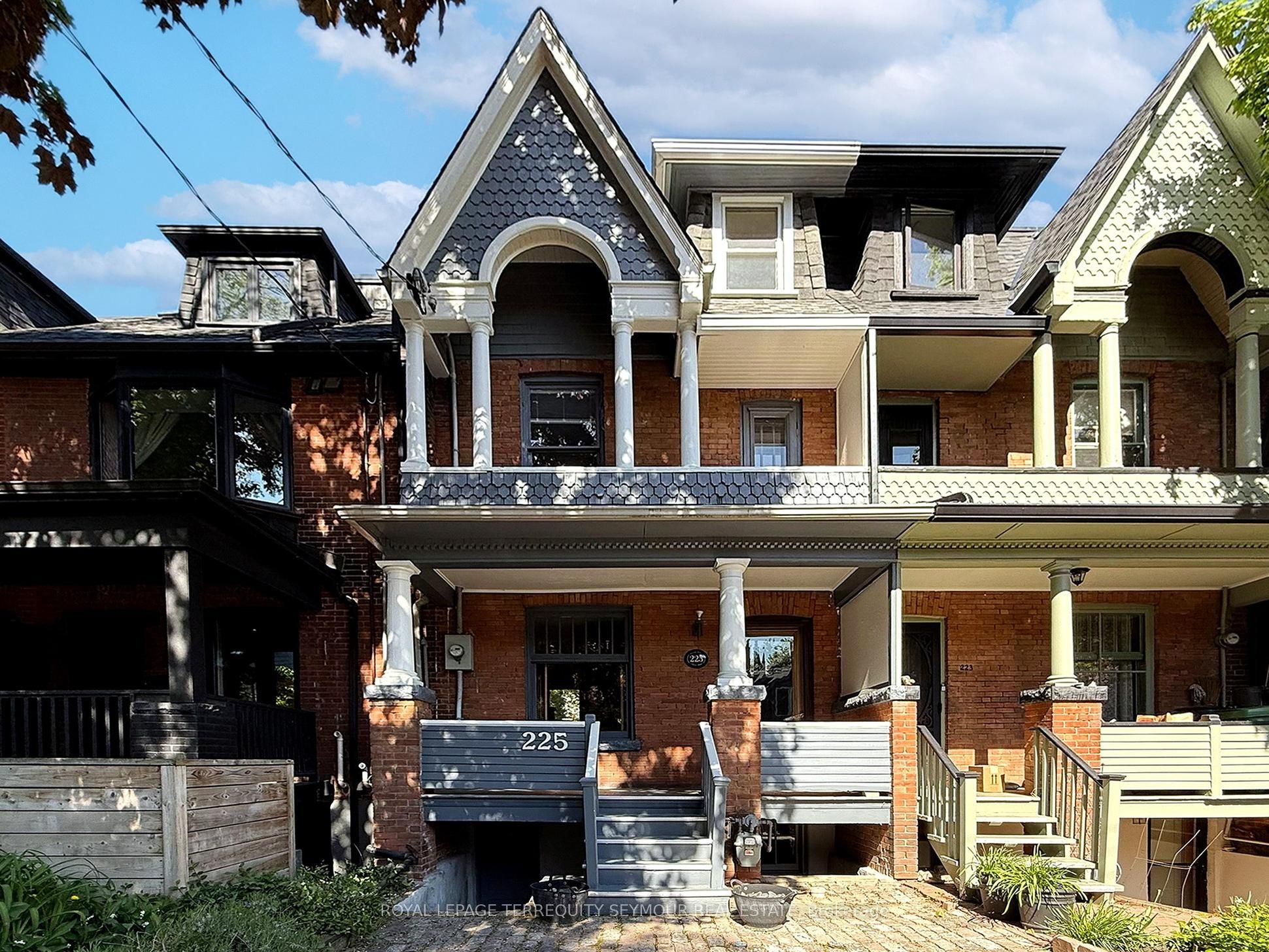 225 Howland Avenue, Toronto, ON, M5R 3B7