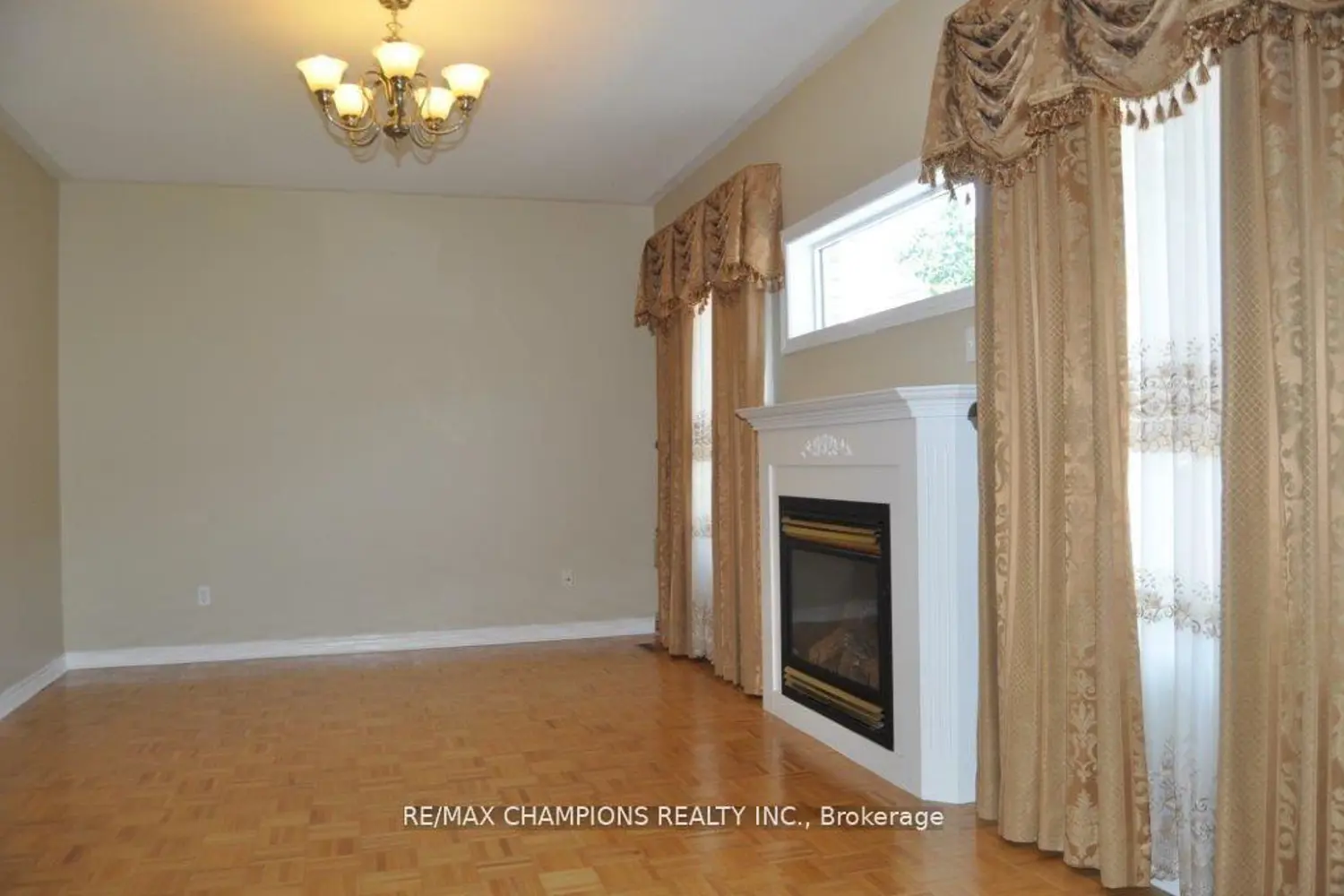 Additional image 5 of 104 Masters Green Crescent