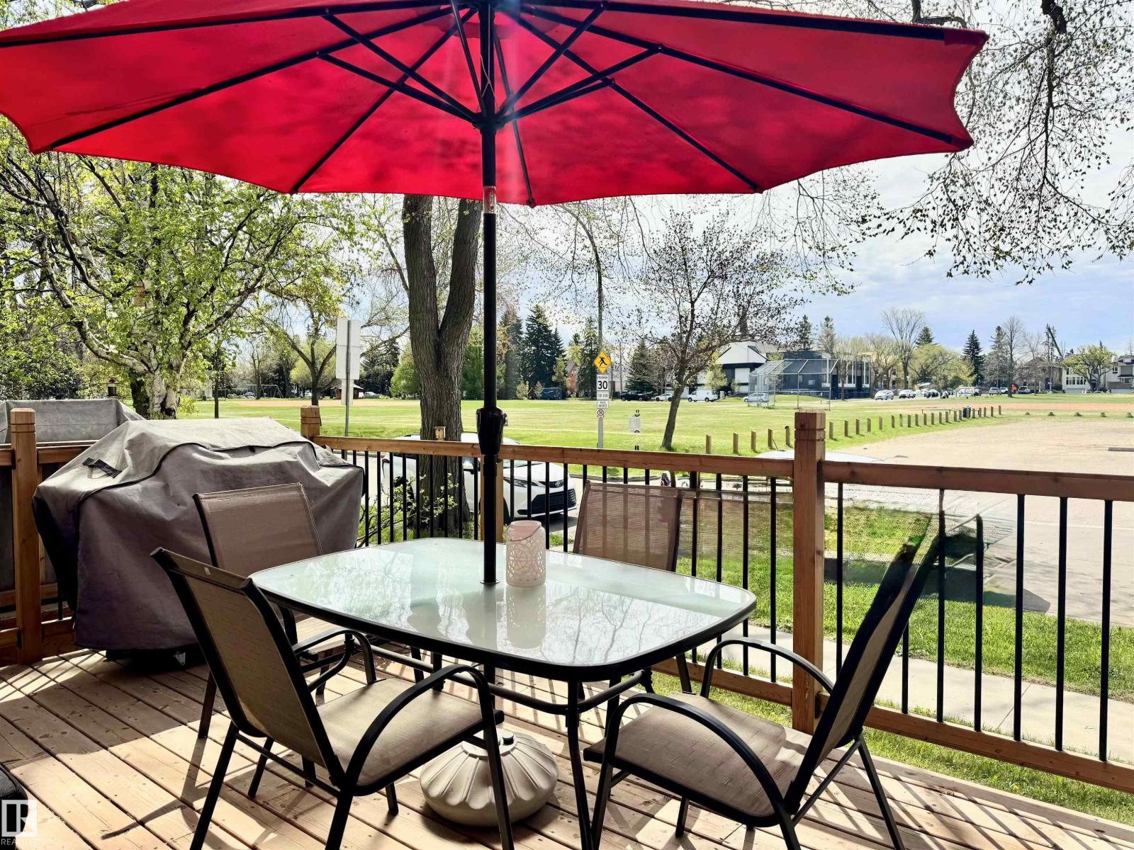 9324 80 Avenue NW, Edmonton, AB, T6C0T9