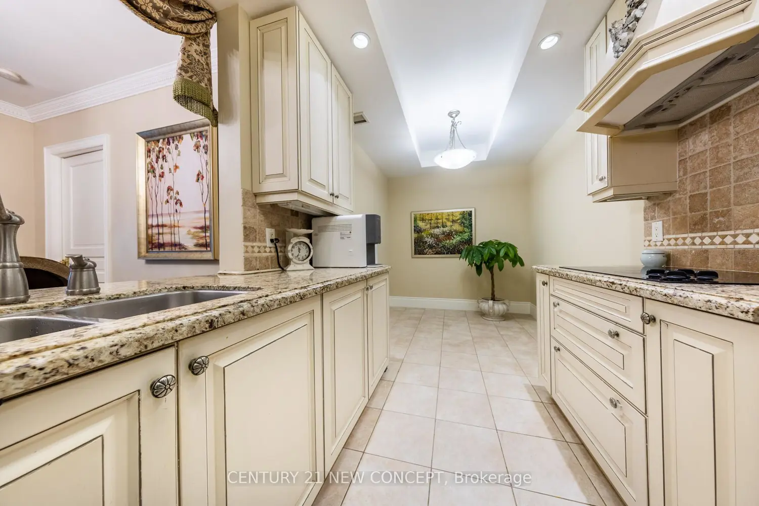 Additional image 3 of 7071 Bayview Avenue 204