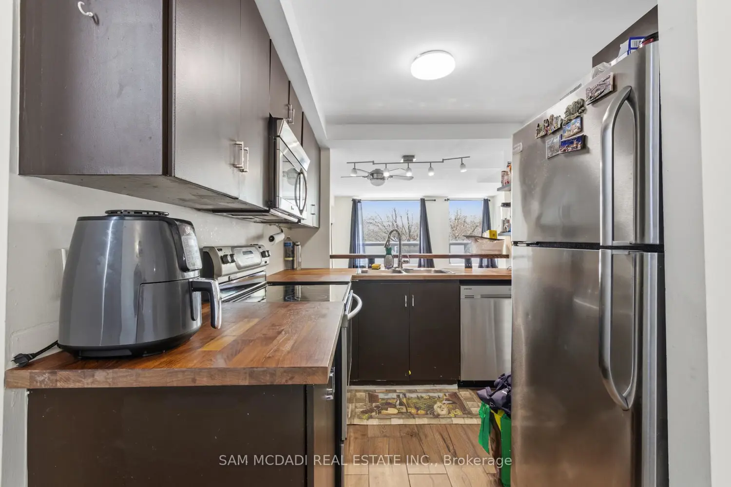 Additional image 7 of 400 York Boulevard 201