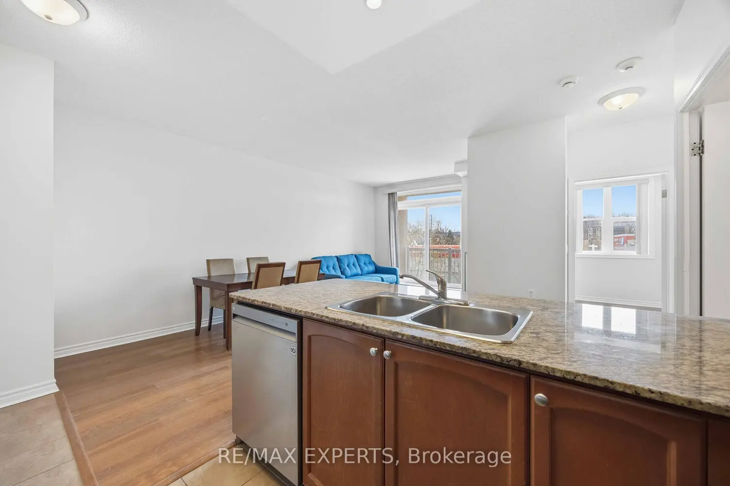 Additional image 9 of 15450 Yonge Street 207