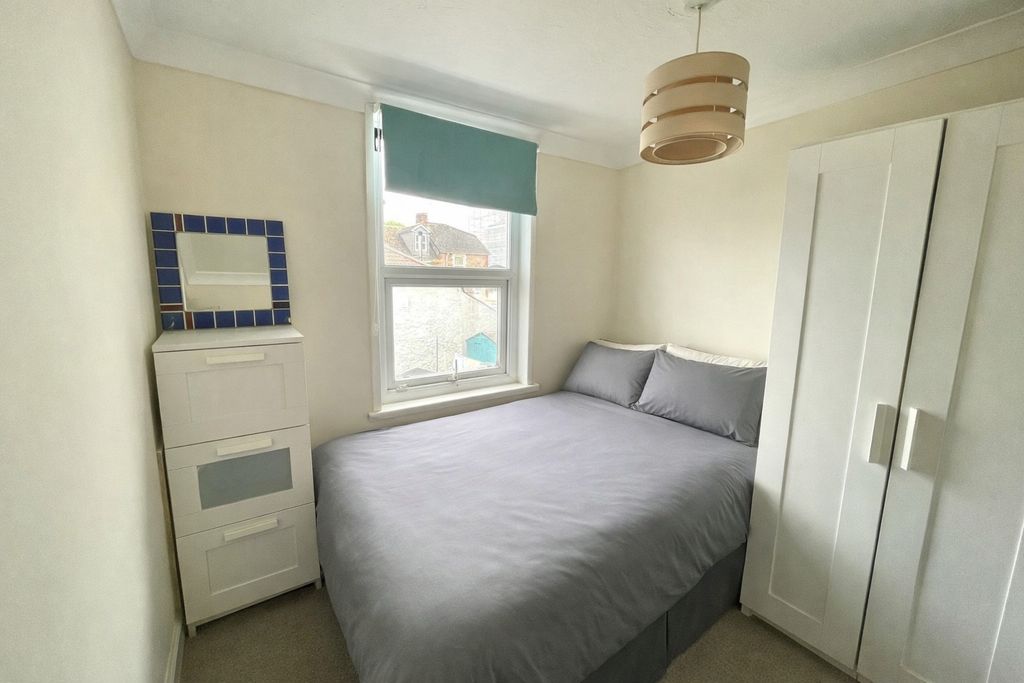 Additional image 2 of 4 bed shared accommodation to rentSwanpool Street, Falmouth TR11