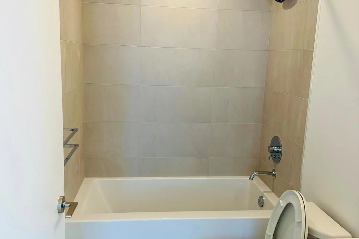 Additional image 5 of 7890 Jane Street 4306
