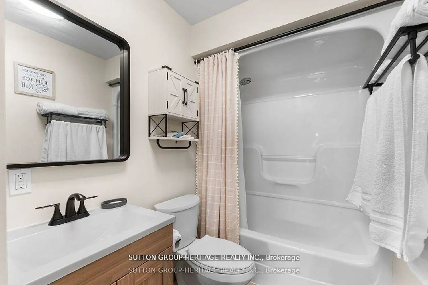 682 North Shore Drive photo 4
