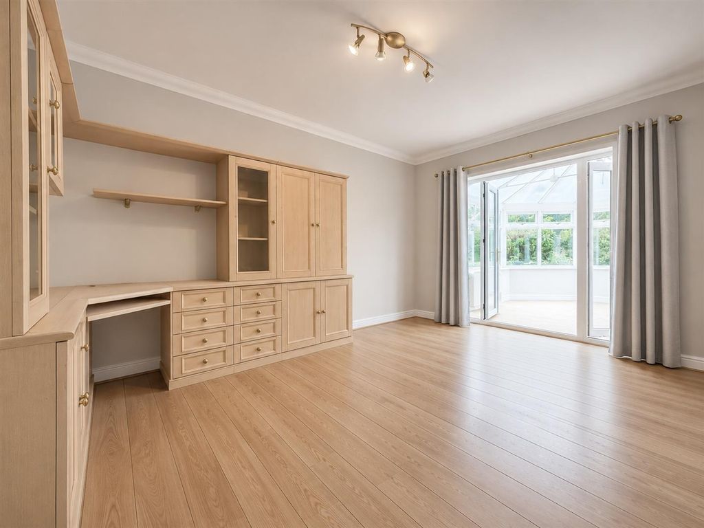 Additional image 6 of 7 bed detached house to rentThe Park, Cheltenham GL50
