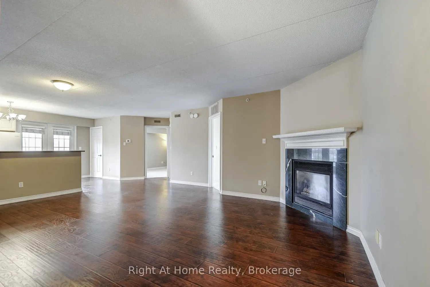 Additional image 6 of 4005 Kilmer Drive 212