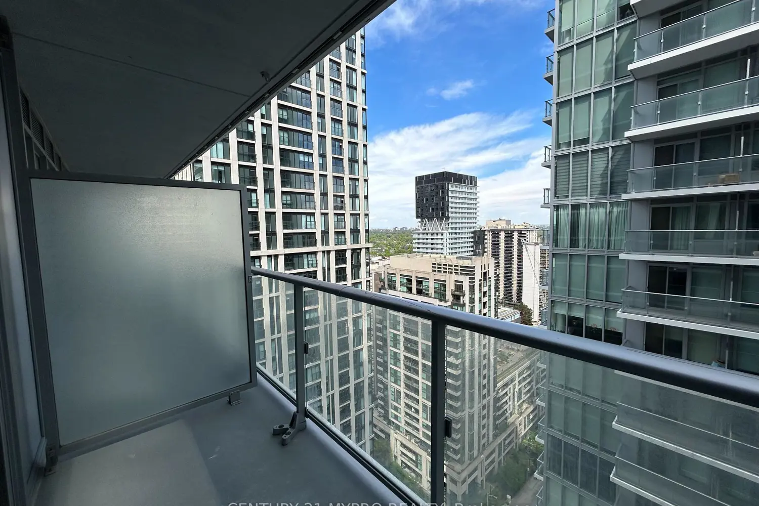 Additional image 13 of 195 Redpath Avenue 2714