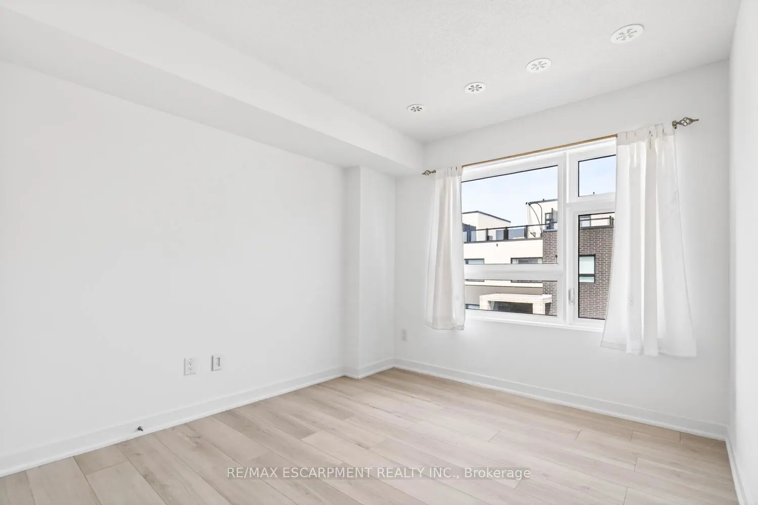 Additional image 15 of 1121 Cooke Boulevard 32