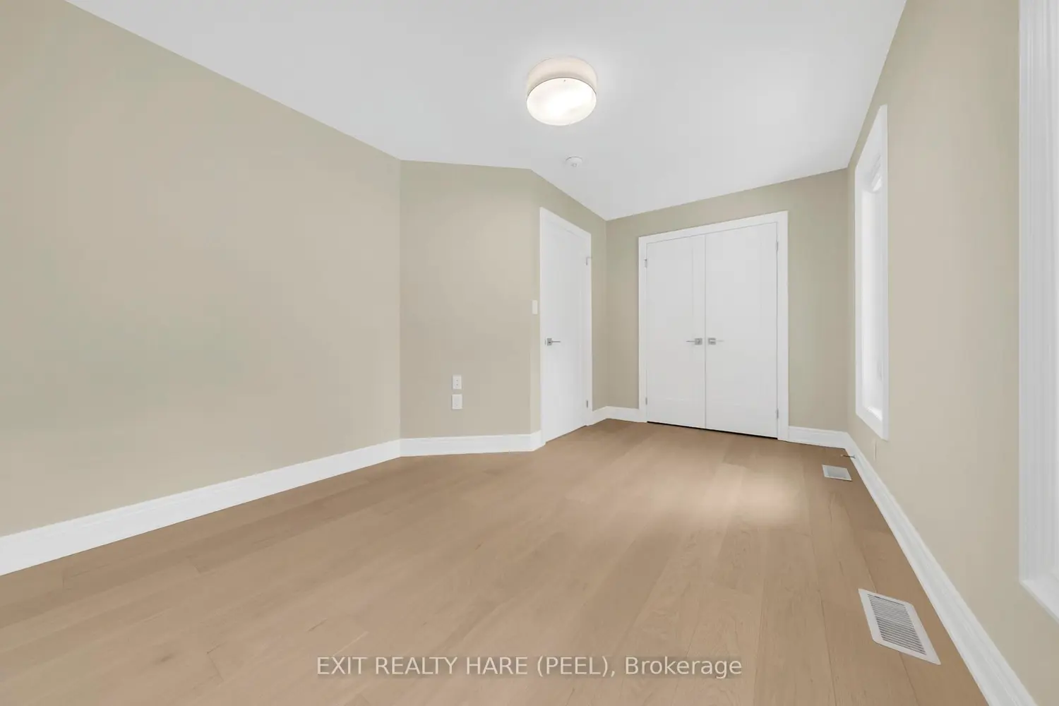 Additional image 12 of 990 Haist Street