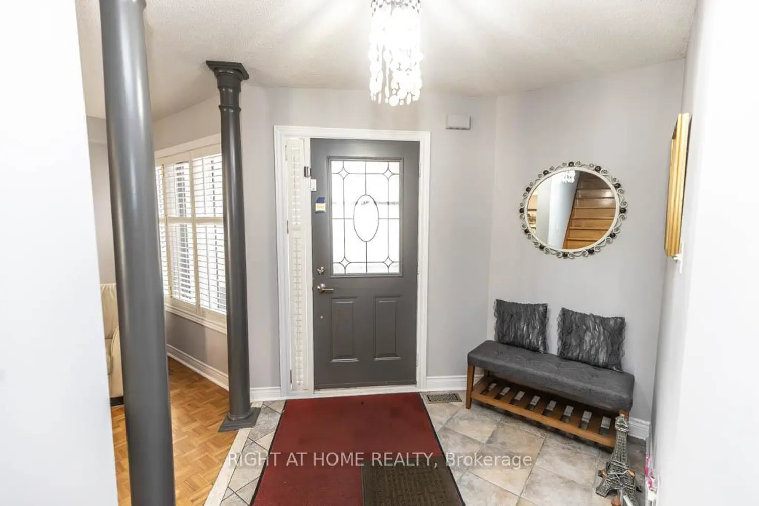 63 Pavin Crescent photo 4