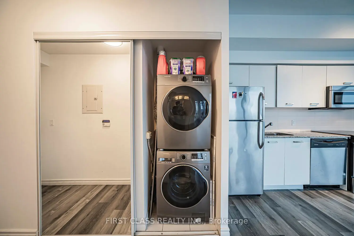 Additional image 9 of 832 Bay Street 4608